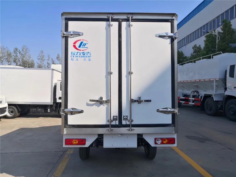 國六祥菱v冷藏車非常適合運(yùn)輸新鮮食品