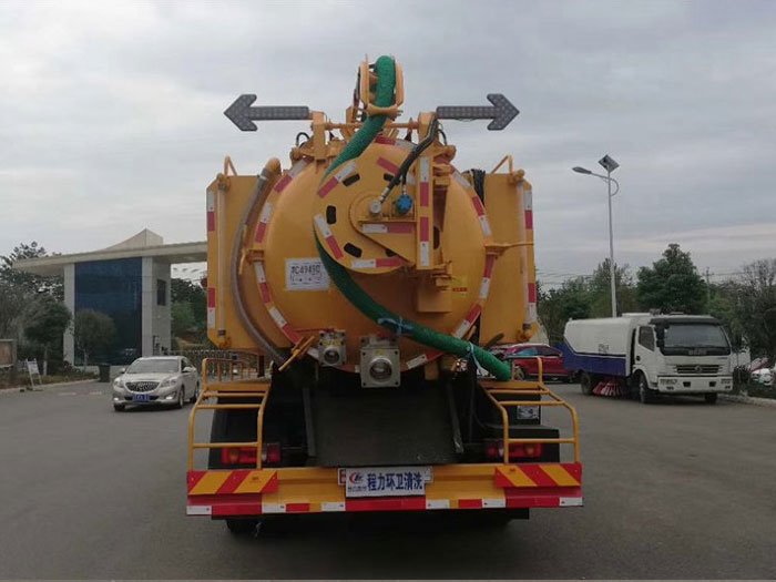 國(guó)六東風(fēng)天錦12方聯(lián)合疏通車