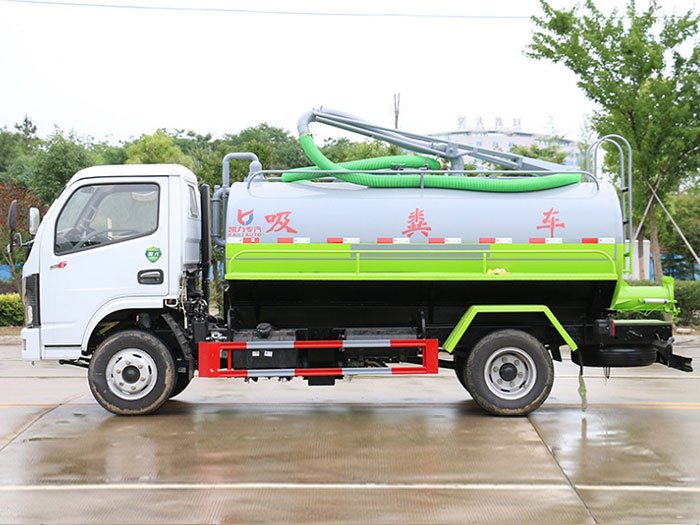東風(fēng)小福瑞卡5方吸糞車(chē)國(guó)六