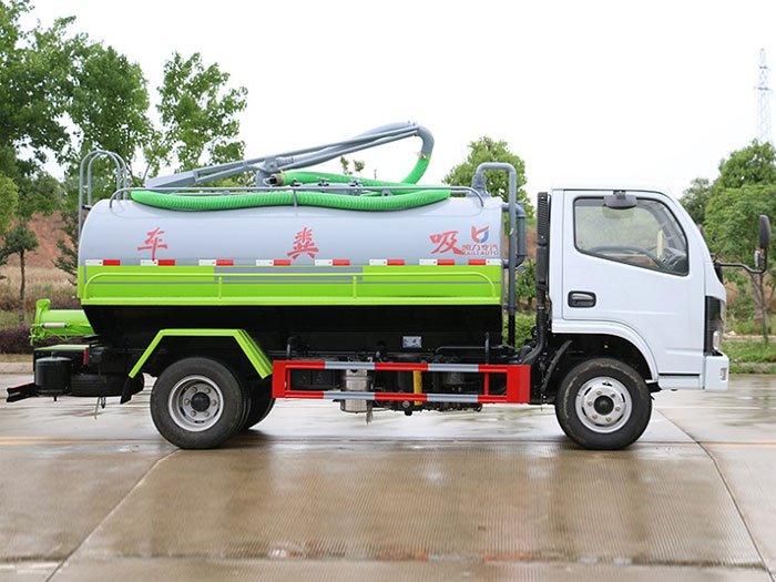 東風(fēng)小福瑞卡5方吸糞車(chē)國(guó)六
