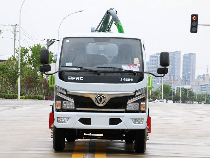 東風(fēng)小福瑞卡5方吸糞車(chē)國(guó)六