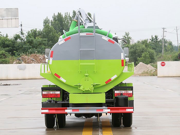 東風(fēng)小福瑞卡5方吸糞車(chē)國(guó)六