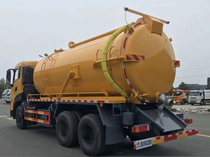 國六東風(fēng)天龍18方吸污車
