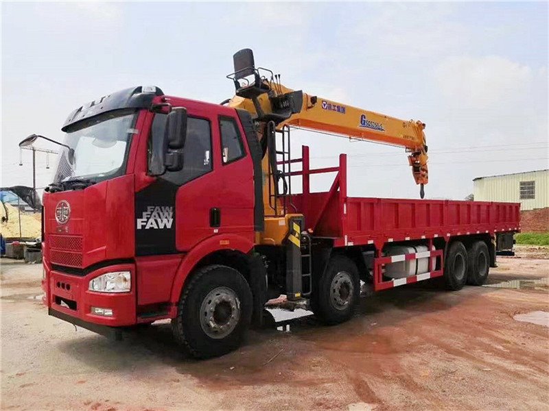解放J6前四后八徐工G型隨車吊
