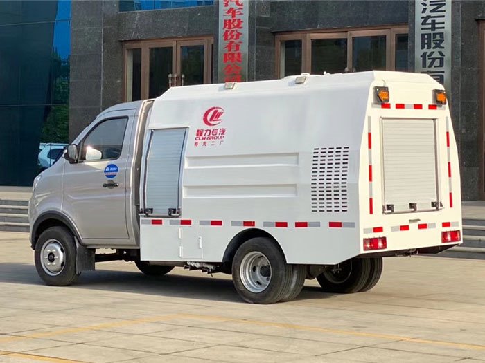 長(zhǎng)安小型路面養(yǎng)護(hù)車(chē)2方