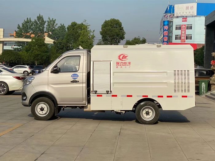 長(zhǎng)安小型路面養(yǎng)護(hù)車(chē)2方