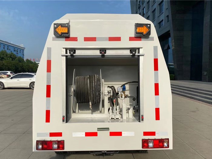 長(zhǎng)安小型路面養(yǎng)護(hù)車(chē)2方