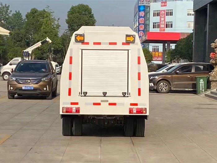 長(zhǎng)安小型路面養(yǎng)護(hù)車(chē)2方