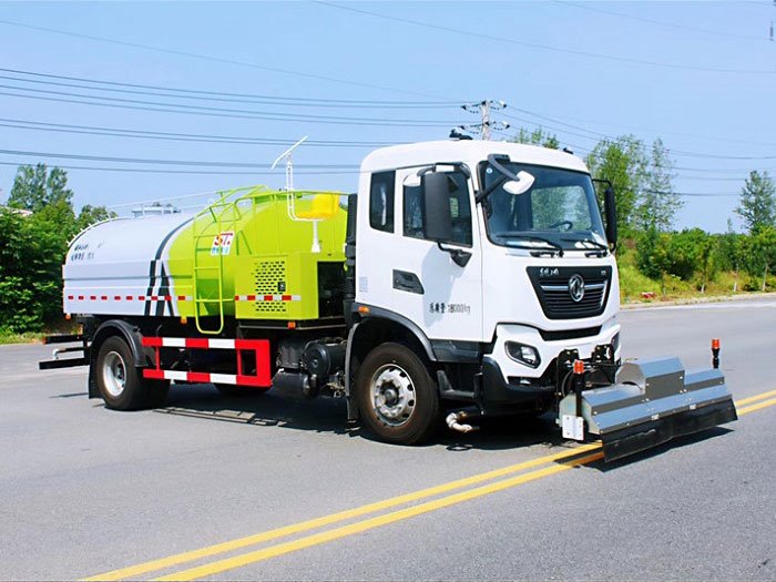 國(guó)六東風(fēng)天錦9方路面清洗車