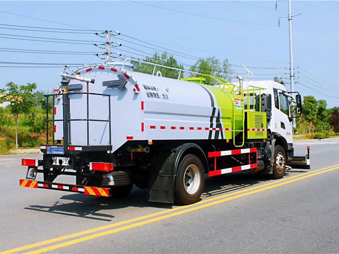 國(guó)六東風(fēng)天錦9方路面清洗車