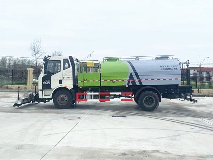 國六解放J6 9方路面清洗車