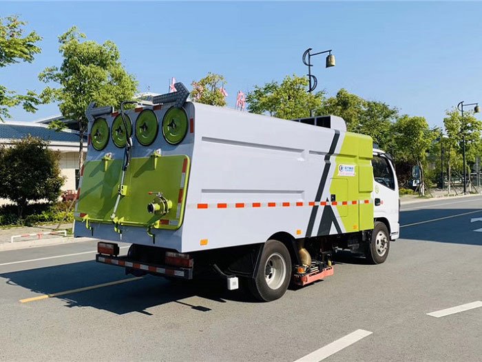 國六東風(fēng)小多利卡5噸吸塵車-1水/4塵