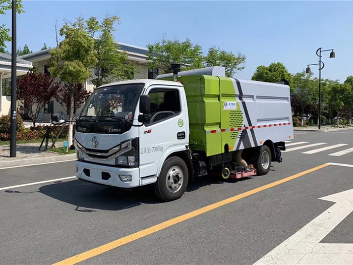 國六東風(fēng)小多利卡5噸吸塵車-1水/4塵