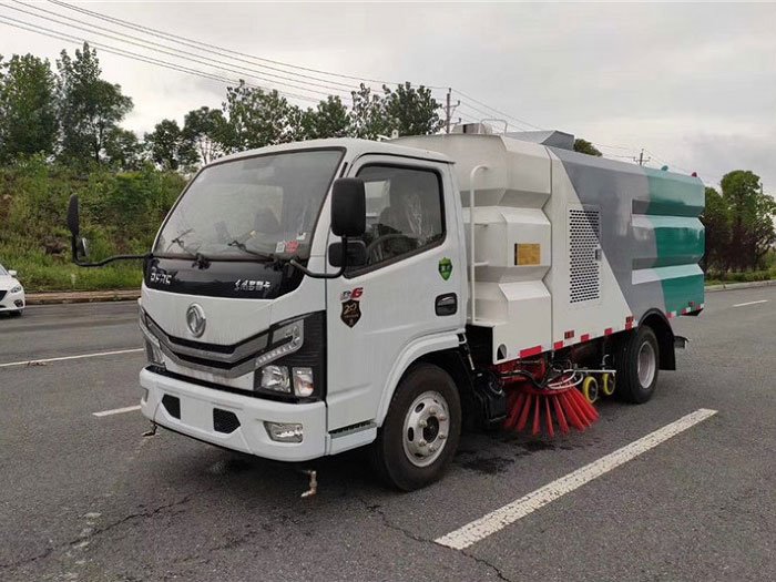 東風(fēng)小多利卡6方洗掃車-3.5水/2.5塵