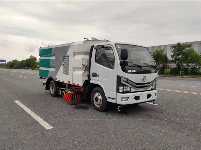 東風(fēng)小多利卡6方洗掃車-3.5水/2.5塵