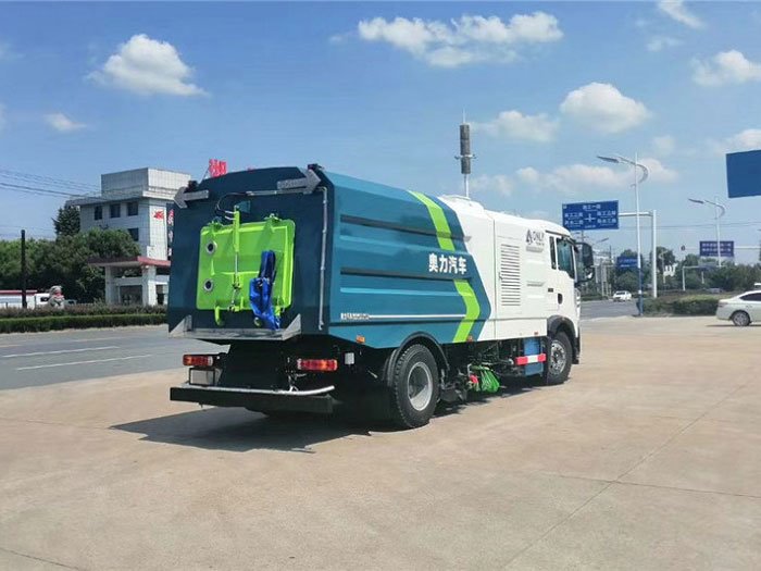 國六重汽T5G 16方洗掃車-9水/7塵