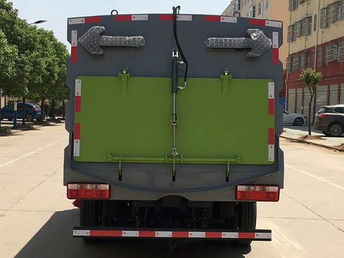 國六東風(fēng)多利卡5噸掃路車-1.5水/4塵