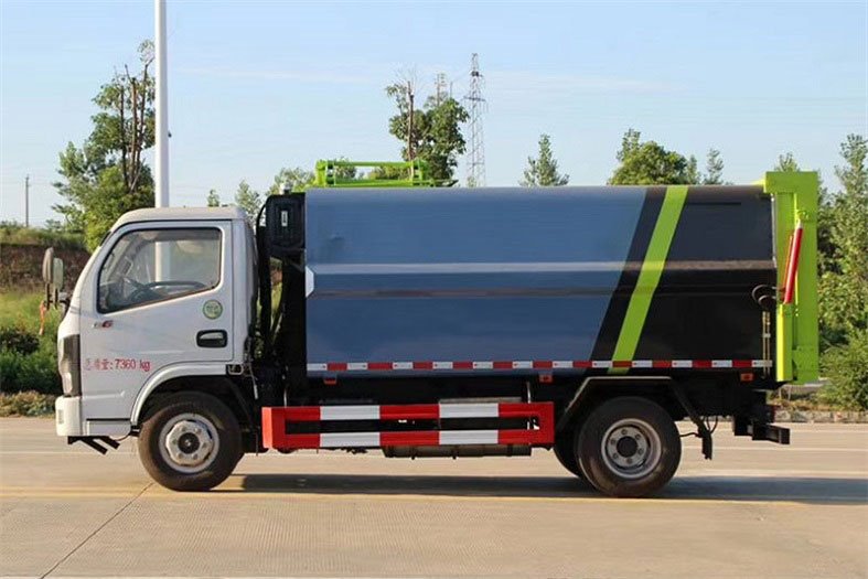 東風(fēng)小多利卡6方側(cè)裝壓縮垃圾車