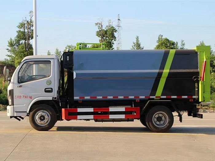 東風(fēng)小多利卡6方側(cè)裝壓縮垃圾車