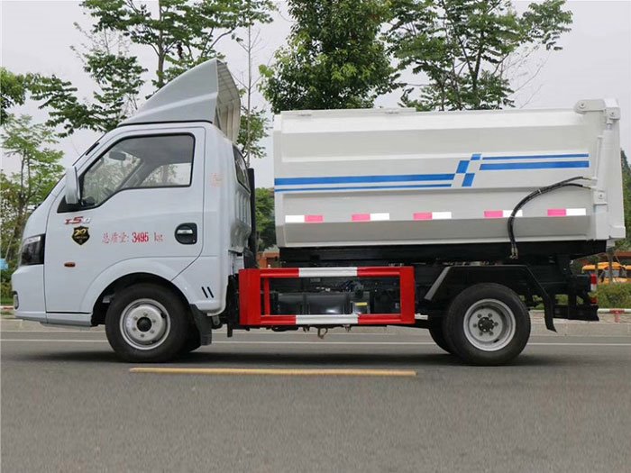 國六東風(fēng)途逸藍(lán)牌4方側(cè)裝壓縮垃圾車