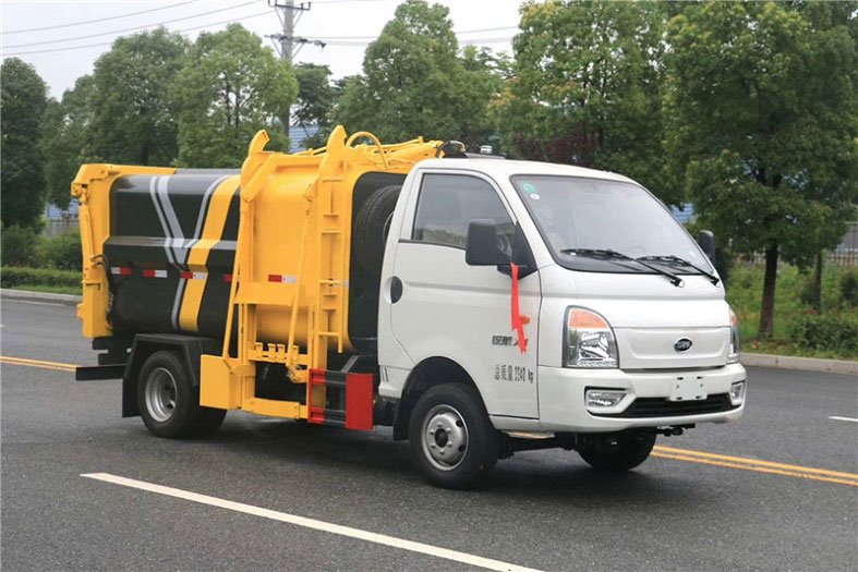 國六凱馬5方側(cè)裝壓縮垃圾車