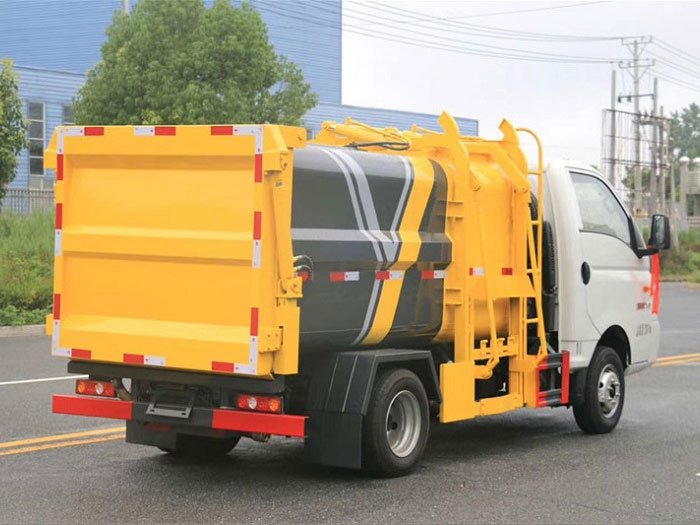 國六凱馬5方側(cè)裝壓縮垃圾車