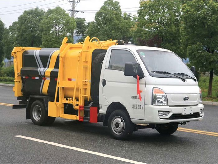 國六凱馬5方側(cè)裝壓縮垃圾車