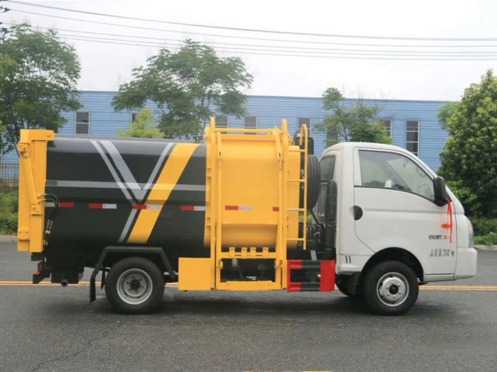 國六凱馬5方側(cè)裝壓縮垃圾車