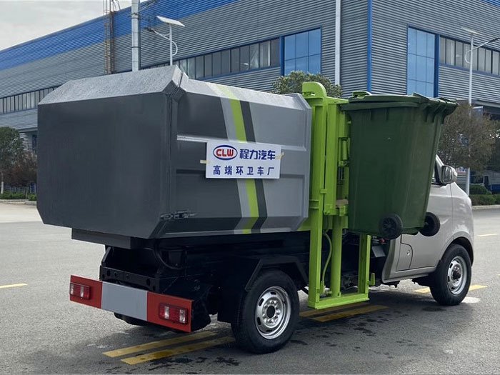 國六長安3方側(cè)裝掛桶垃圾車