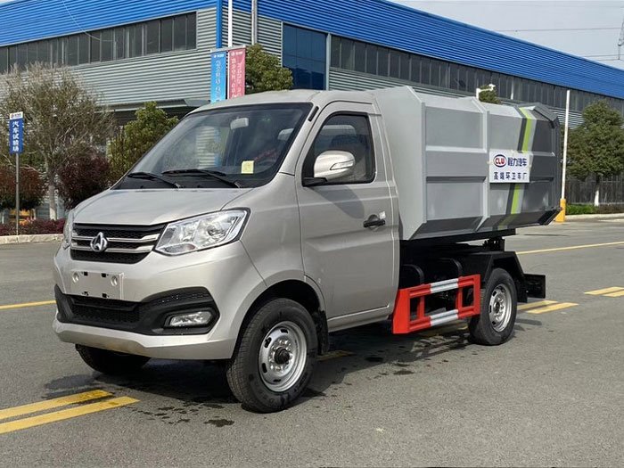 國六長安3方側(cè)裝掛桶垃圾車