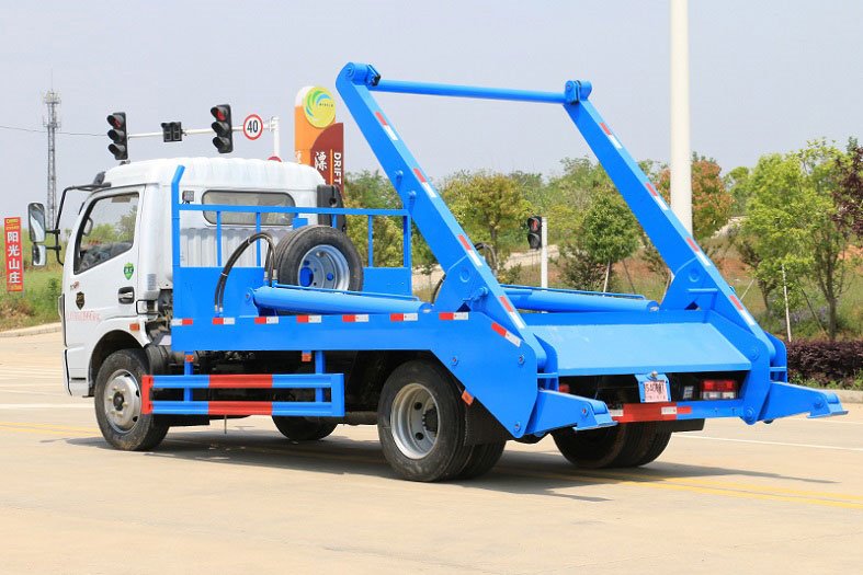 國六東風大多利卡5-6方擺臂垃圾車