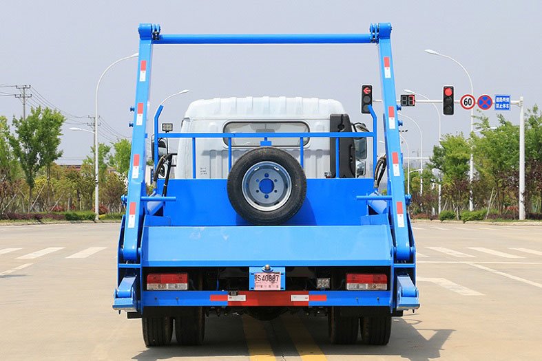 國六東風大多利卡5-6方擺臂垃圾車