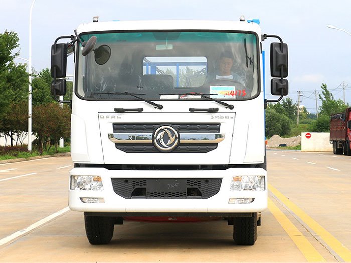 國六東風(fēng)D9多利卡8-10方擺臂垃圾車