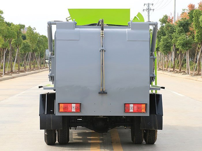國六凱馬3方餐廚垃圾車