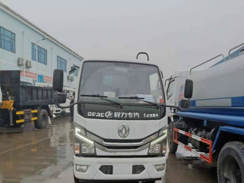 5方東風(fēng)國六壓縮式垃圾車配備及特點(diǎn)