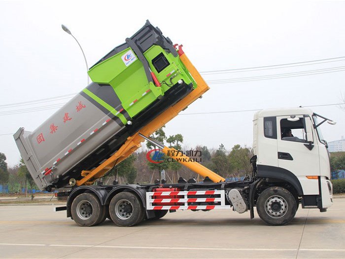 國六重汽前四后八30噸勾臂垃圾車