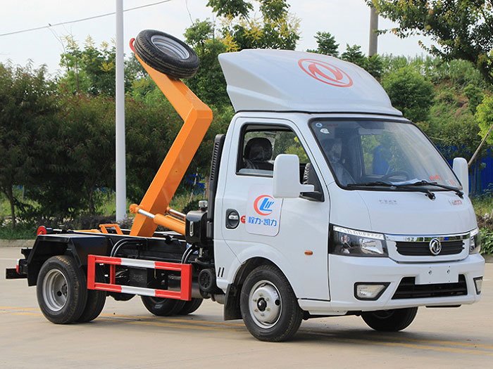 國六東風(fēng)途逸藍牌3方勾臂式垃圾車