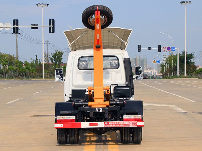 國六東風(fēng)途逸藍牌3方勾臂式垃圾車