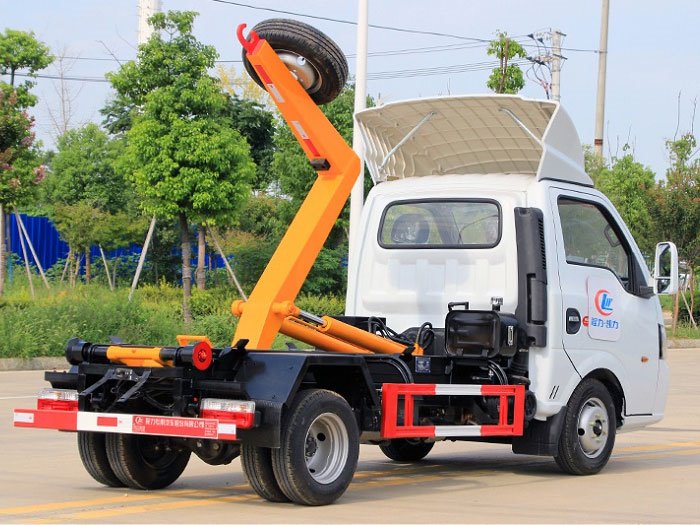 國六東風(fēng)途逸藍牌3方勾臂式垃圾車
