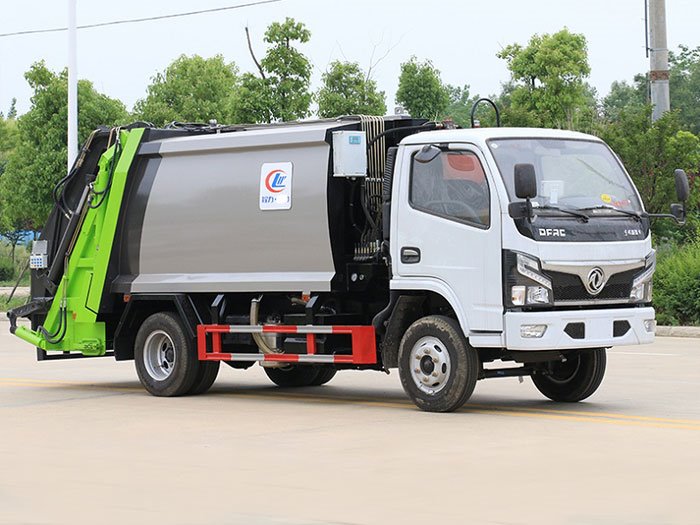 國六東風(fēng)小福瑞卡6方壓縮垃圾車