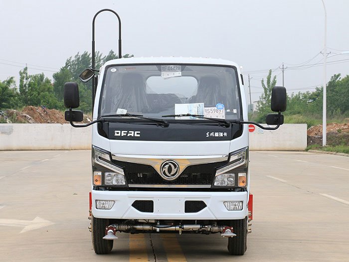 國六東風(fēng)小福瑞卡5噸抑塵車