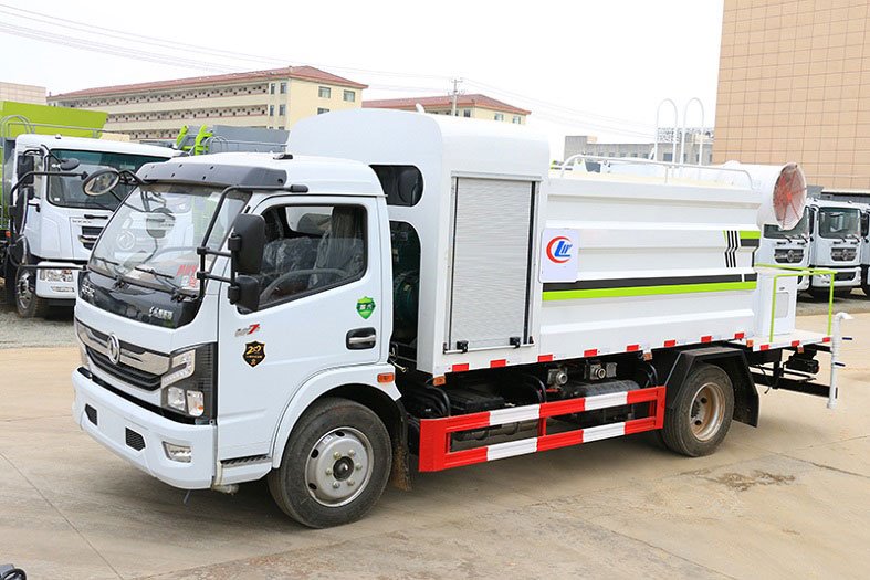 國(guó)六東風(fēng)大多利卡8噸抑塵車(chē)