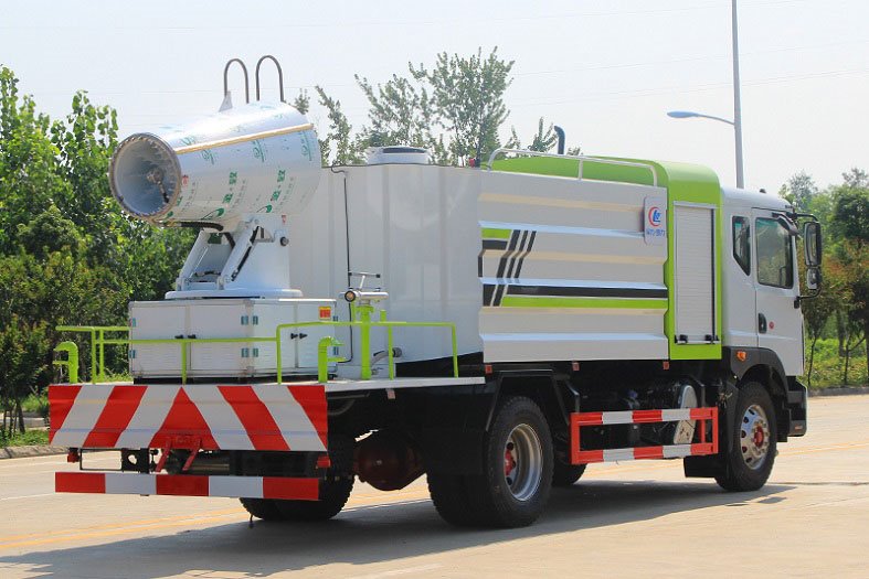 國(guó)六方罐東風(fēng)D9國(guó)六10噸多功能抑塵車(chē)