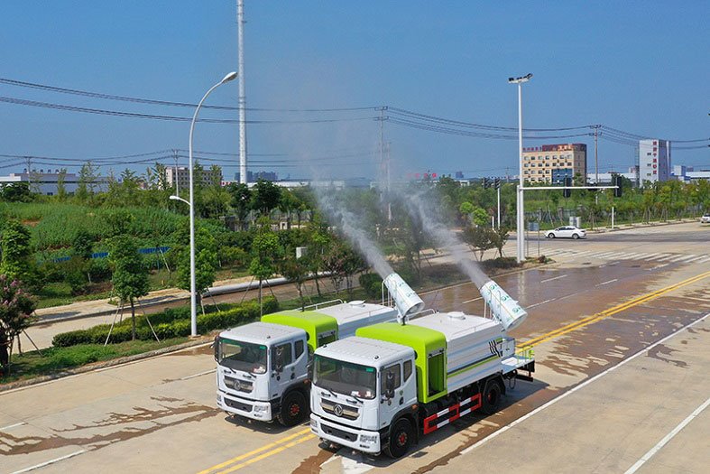 國(guó)六方罐東風(fēng)D9國(guó)六10噸多功能抑塵車(chē)
