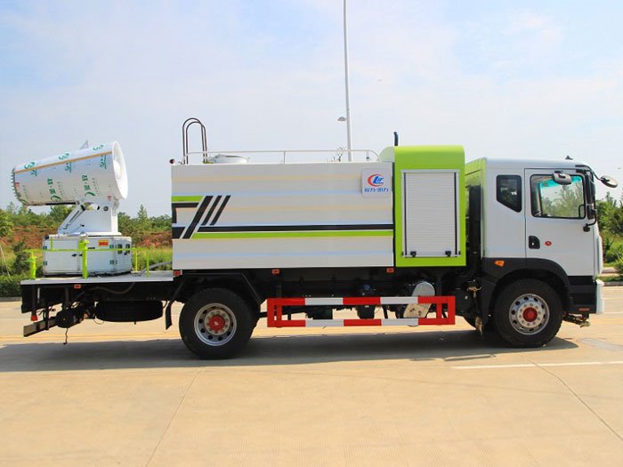 國(guó)六方罐東風(fēng)D9國(guó)六10噸多功能抑塵車(chē)