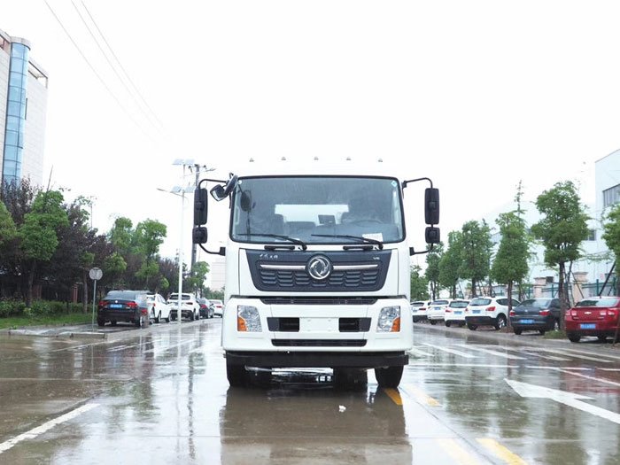 國(guó)六東風(fēng)天龍后八輪20噸噴霧車-綠化噴灑車