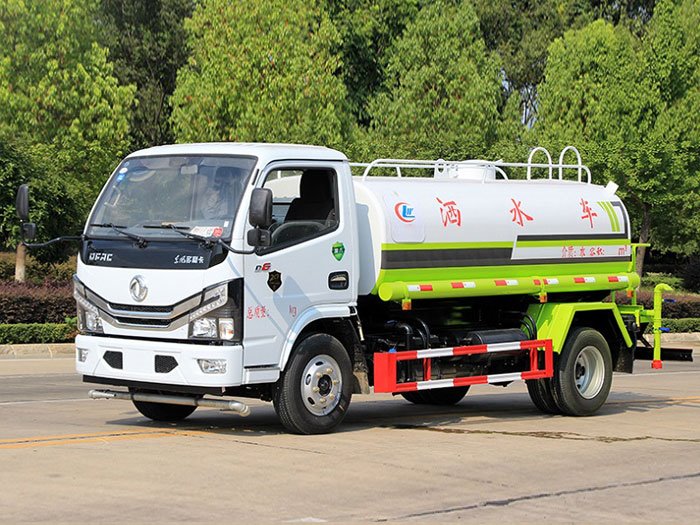 國六東風(fēng)小多利卡5噸灑水車