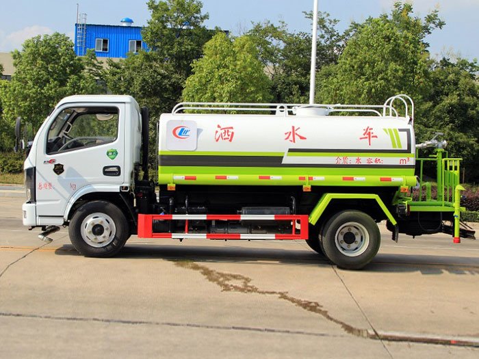 國六東風(fēng)小多利卡5噸灑水車