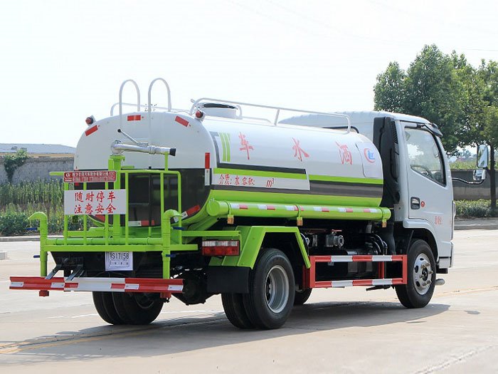 國六東風(fēng)小多利卡5噸灑水車