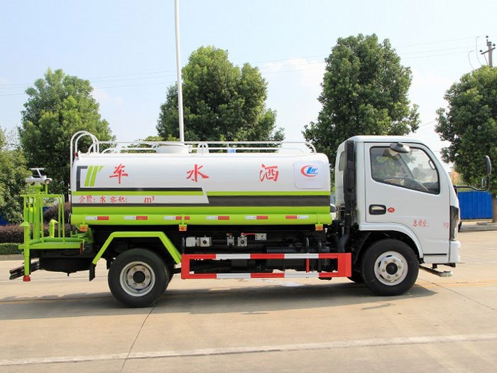 國六東風(fēng)小多利卡5噸灑水車